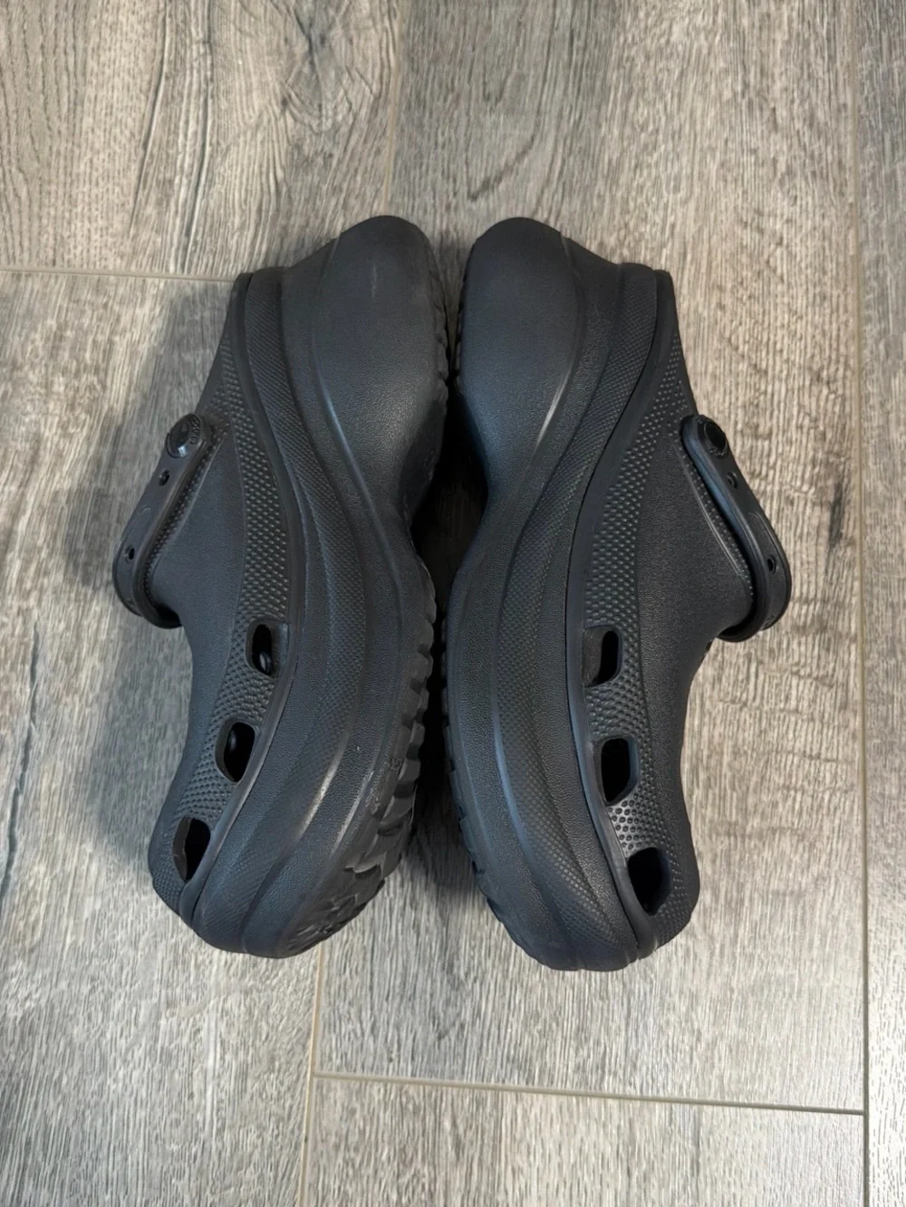 CROCS Classic Platform Clog in Black